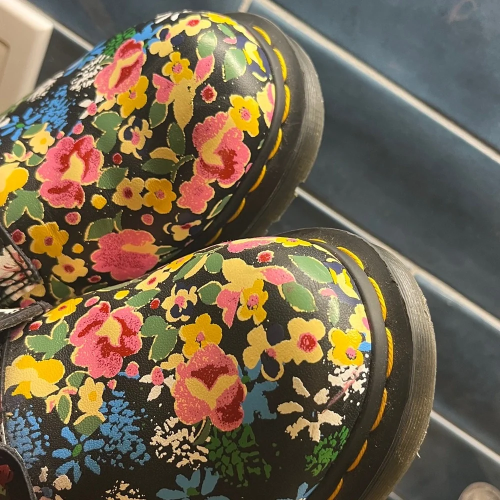 Dr.Martens 1460 Pascal 90's Retro Style Floral/Leather Mash Up Boots - Picture 14 of 17